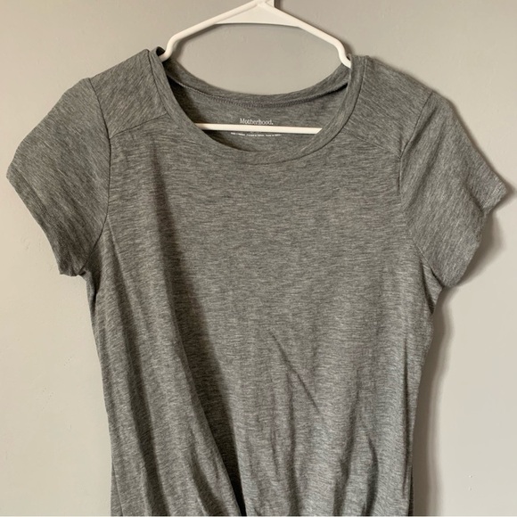 NWT. MOTHERHOOD MATERNITY Women’s Gray Twist Knot Front T-Shirt - Picture 4 of 5